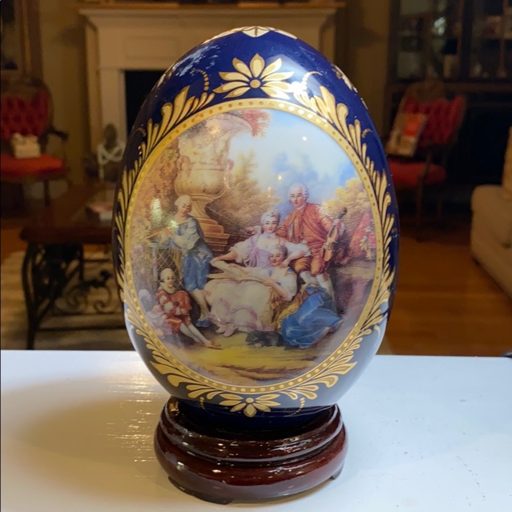 Limoges Cobalt Victorian 8 inch Egg